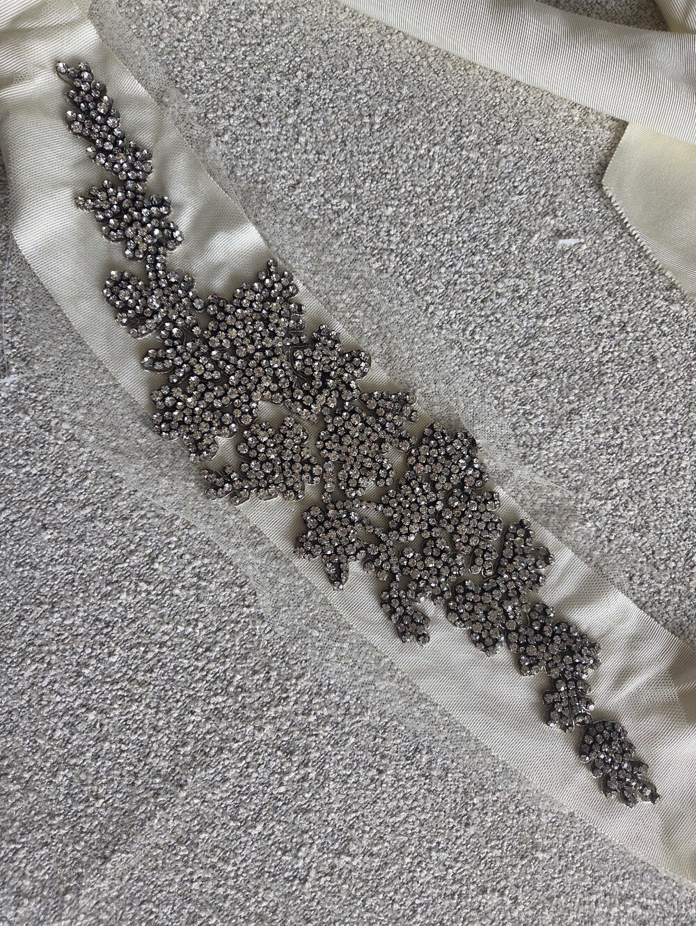 Vera Wang Bridal Sash Belt Ivory Grosgrain Crystal Rhinestone As-Is 12A0710